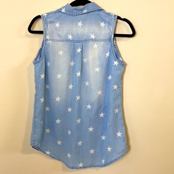 Soho Sleeveless Button Down Too with Stars Size Small - Picture 3 of 8
